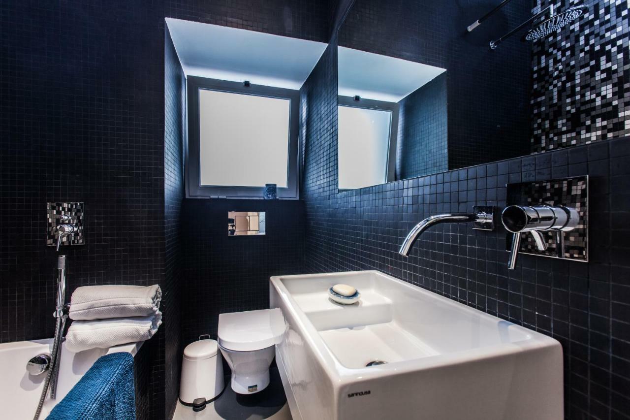Renovated Apart With Private Courtyard, By Timecooler Lisbon Exterior photo