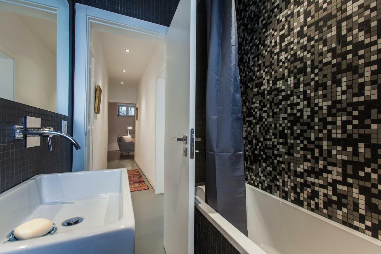 Renovated Apart With Private Courtyard, By Timecooler Lisbon Exterior photo