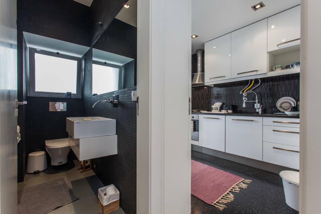 Renovated Apart With Private Courtyard, By Timecooler Lisbon Exterior photo
