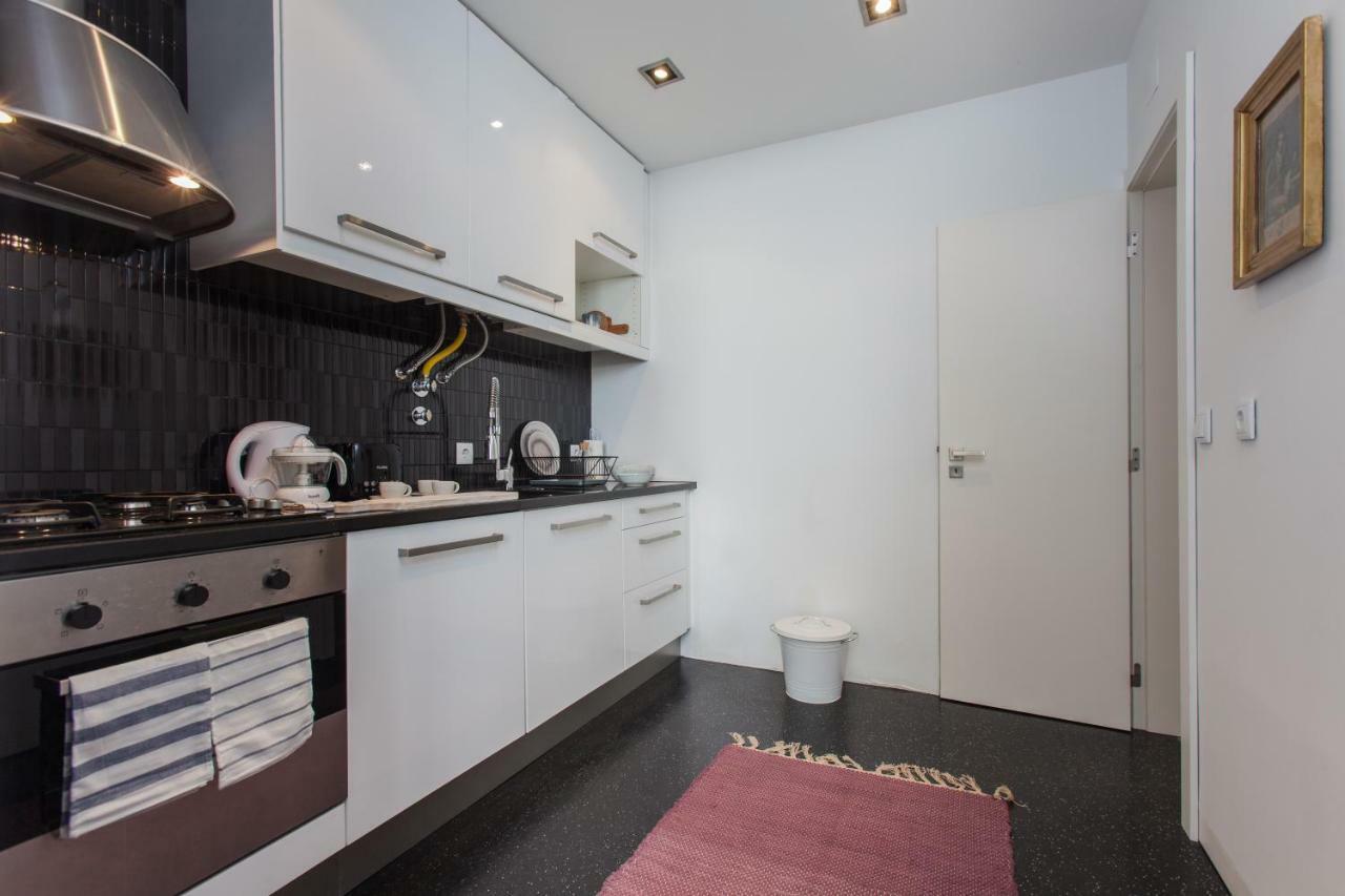 Renovated Apart With Private Courtyard, By Timecooler Lisbon Exterior photo